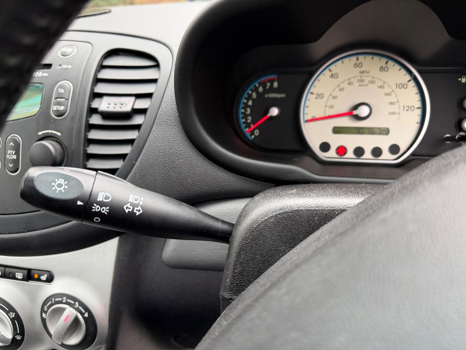 Used Hyundai i10 2011 for sale - 77612406: Photo 34