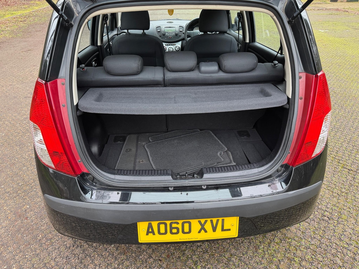 Used Hyundai i10 2011 for sale - 77612406: Photo 45