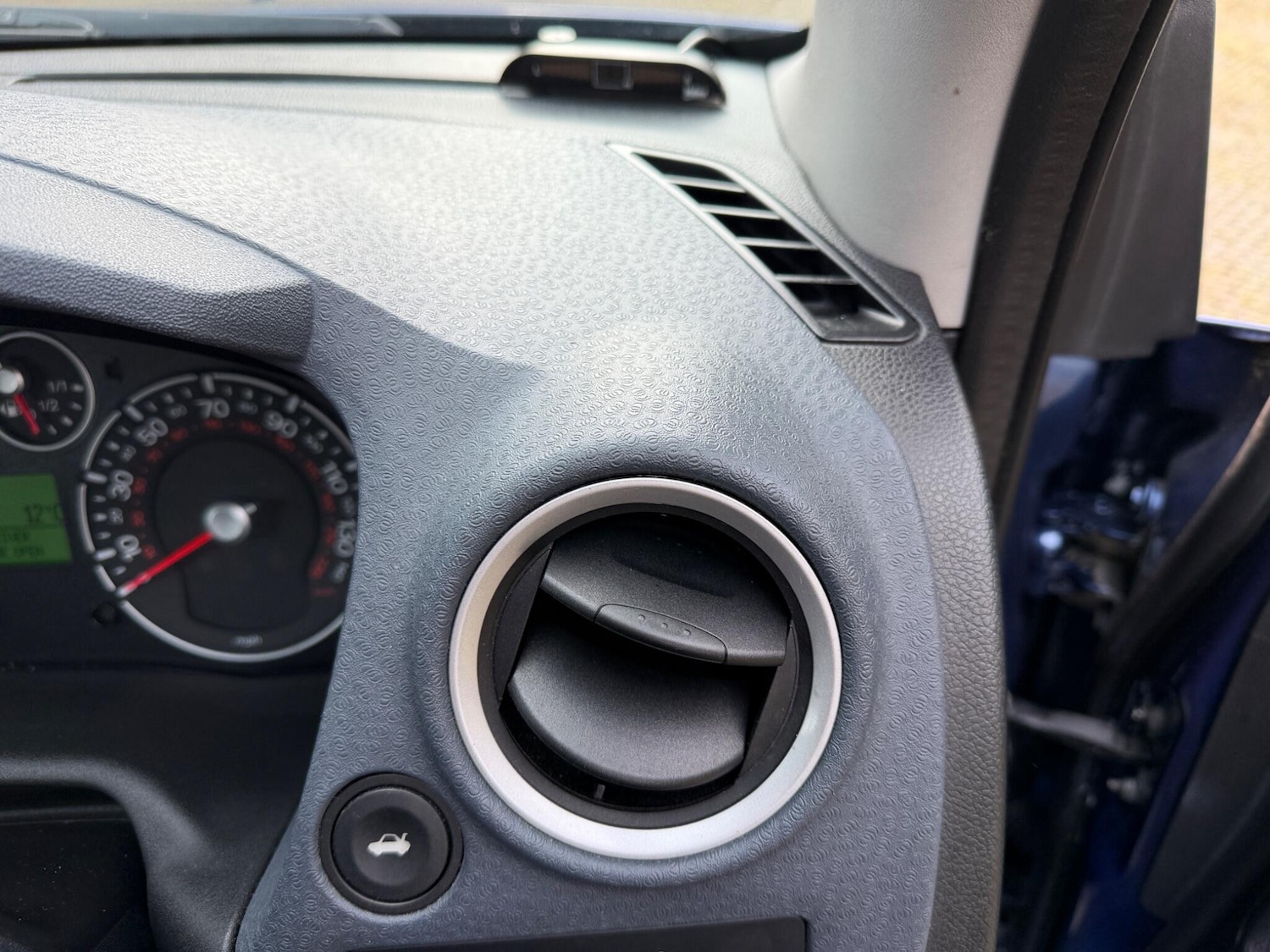 Used Ford Fusion 2010 for sale - 78128051: Photo 30