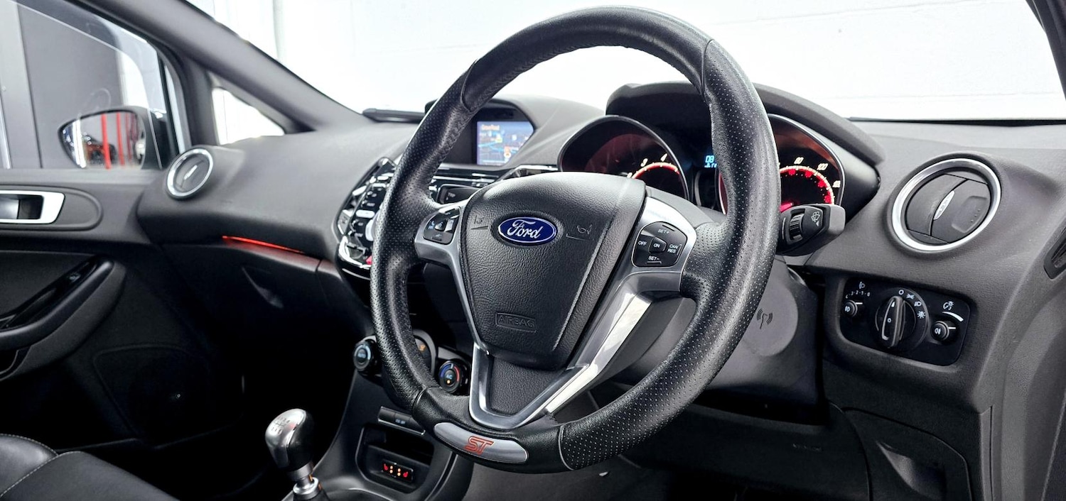 Used Ford Fiesta 2015 for sale - 77755186: Photo 32