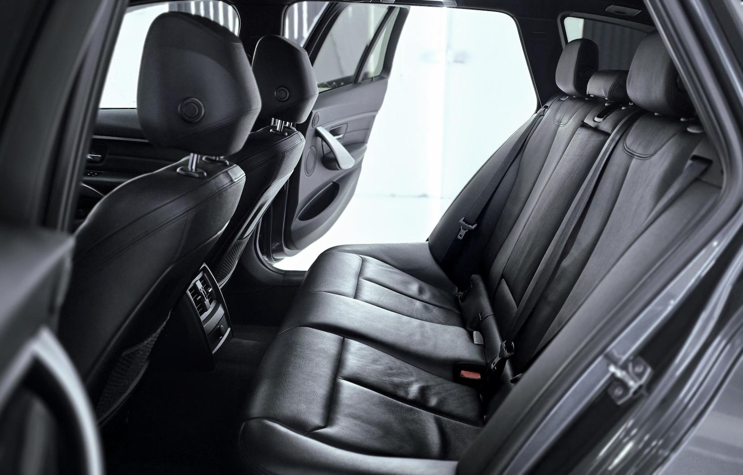 Used BMW 3 Series 2015 for sale - 77896098: Photo 46