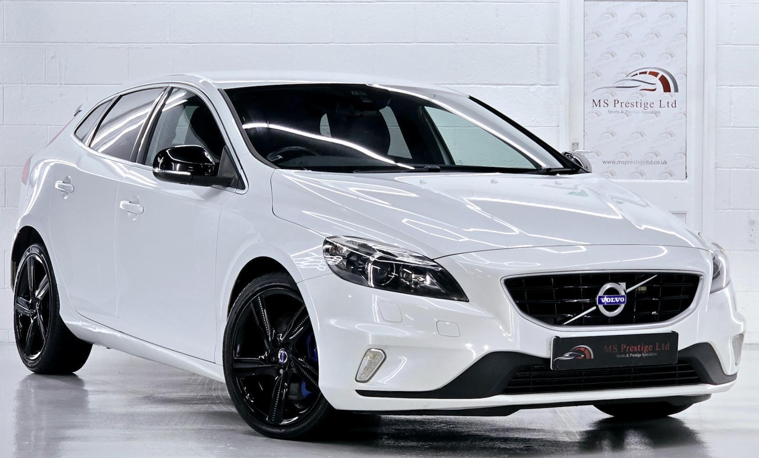 Used Volvo V40 for sale - 77166682: Photo 1