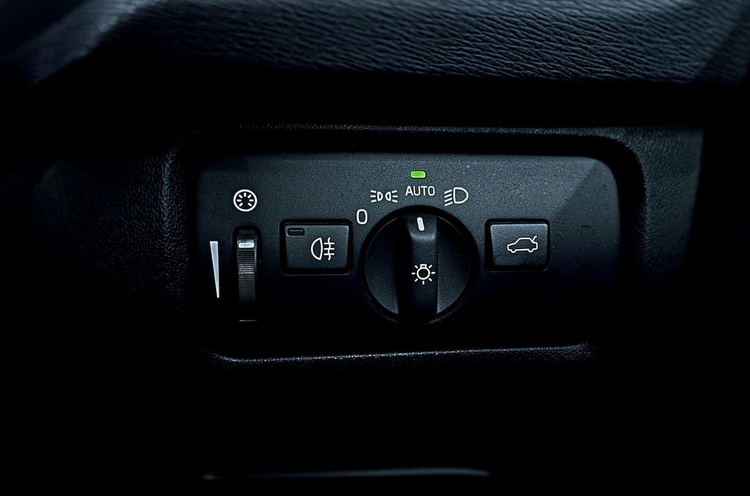 Used Volvo V40 for sale - 77166682: Photo 45