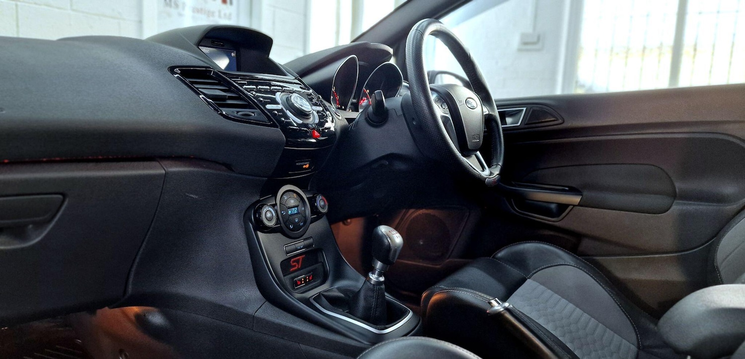 Used Ford Fiesta 2014 for sale - 76689580: Photo 29