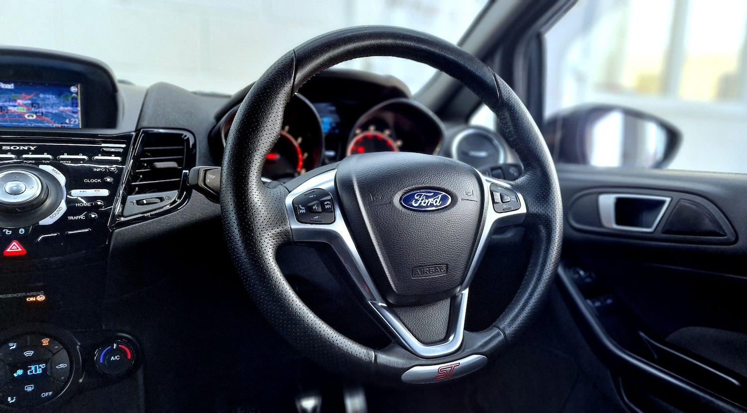 Used Ford Fiesta 2014 for sale - 76689580: Photo 31