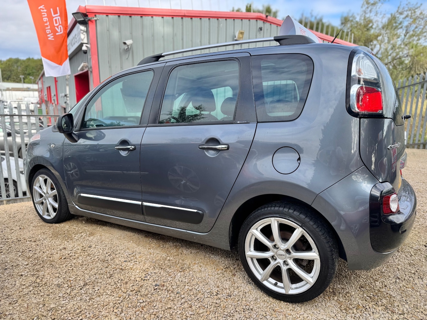 Used Citroen C3 Picasso 2011 for sale - 77241842: Photo 13