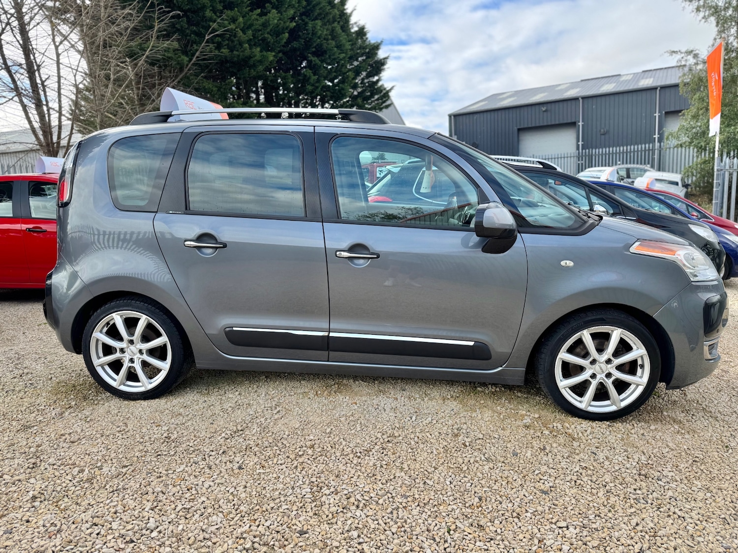 Used Citroen C3 Picasso 2011 for sale - 77241842: Photo 5