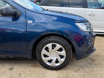 Used Dacia Sandero 2017 for sale - 78862008: Photo