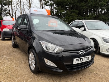 Used Hyundai i20 2013 for sale - 77610354: Photo