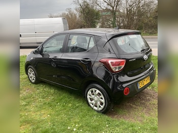 Used Hyundai i10 2017 for sale - 77759304: Photo
