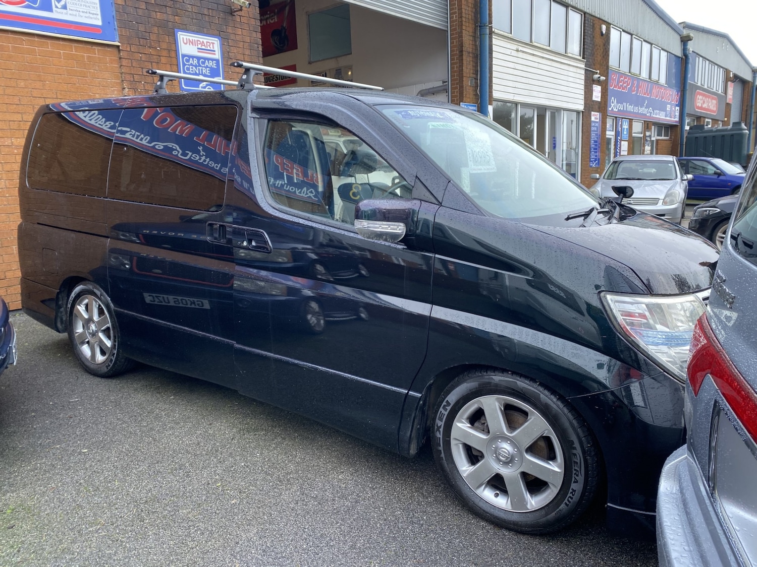 Used Nissan Elgrand 2010 for sale - 77504387: Photo 2