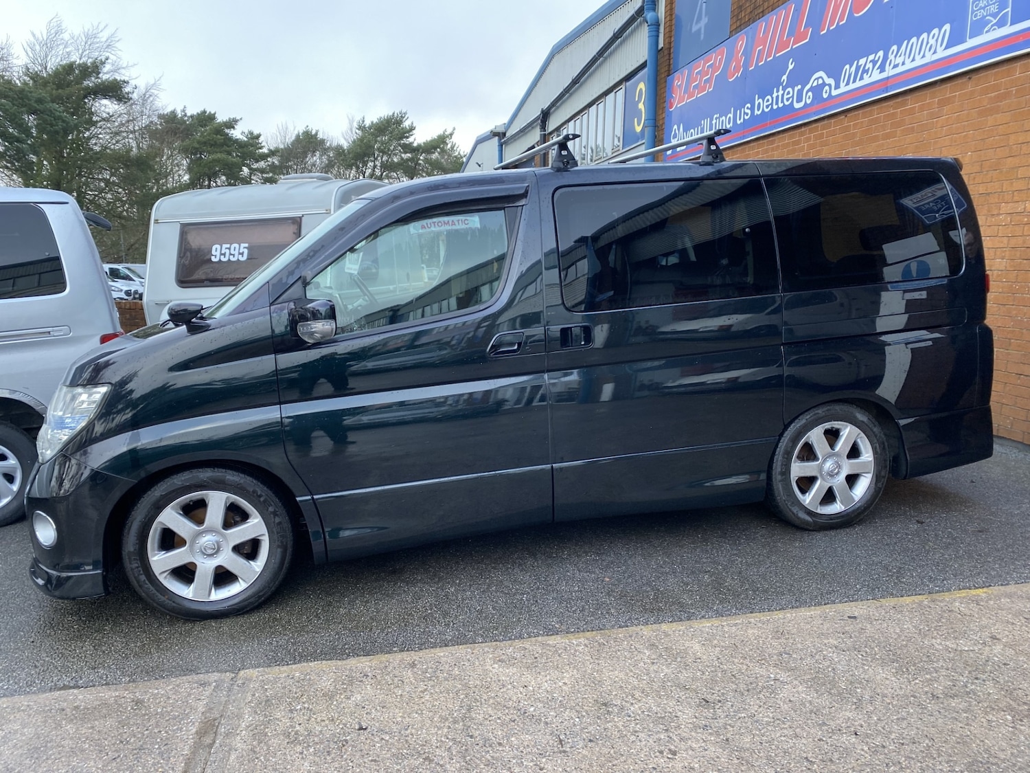 Used Nissan Elgrand 2010 for sale - 77504387: Photo 5