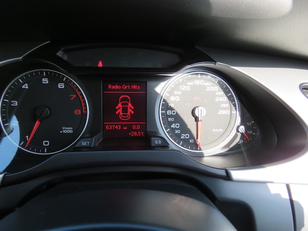 Used Audi A4 2010 for sale - 75558997: Photo 13