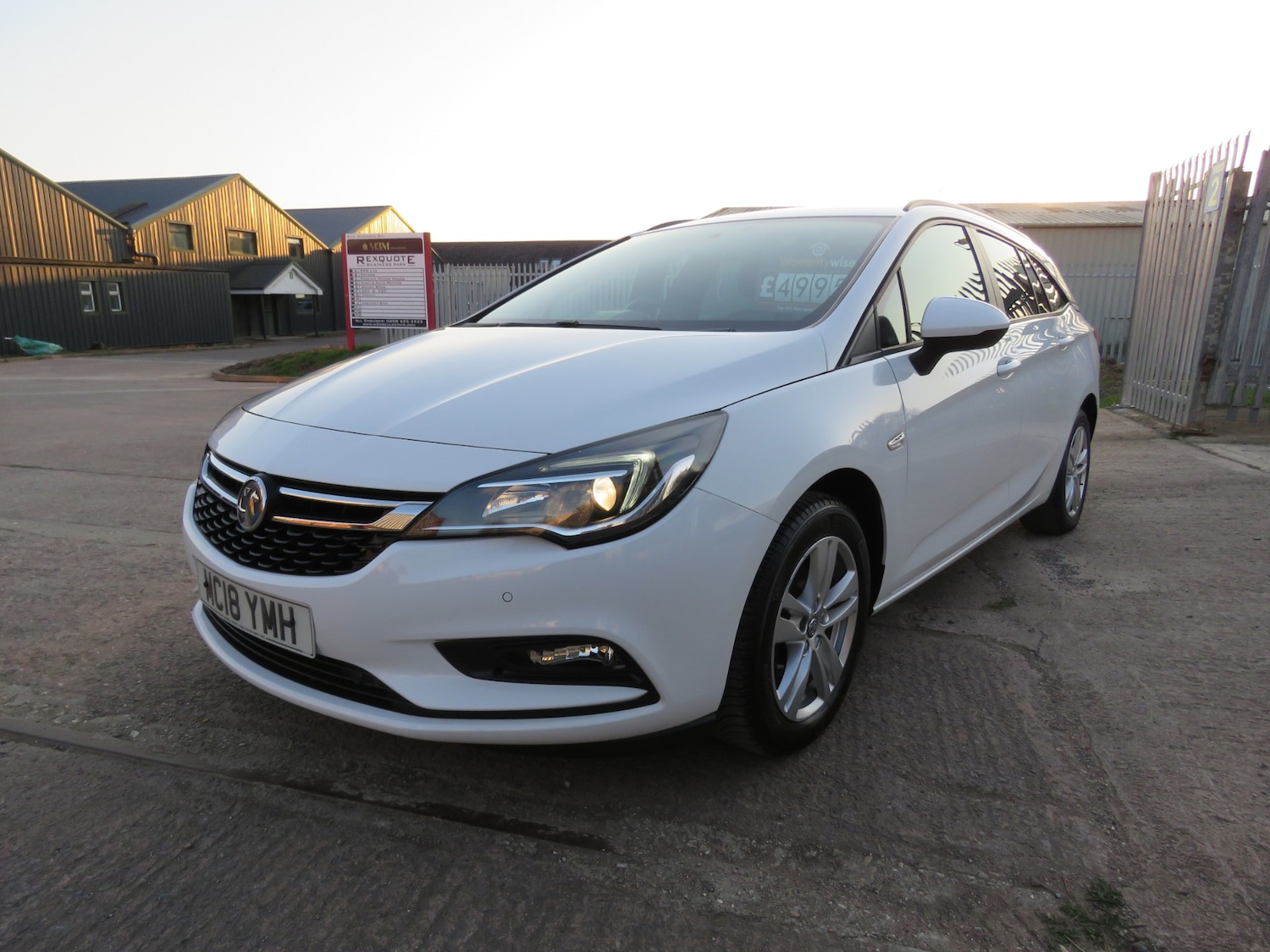 Used Vauxhall Astra 2018 for sale - 77951644: Photo 2