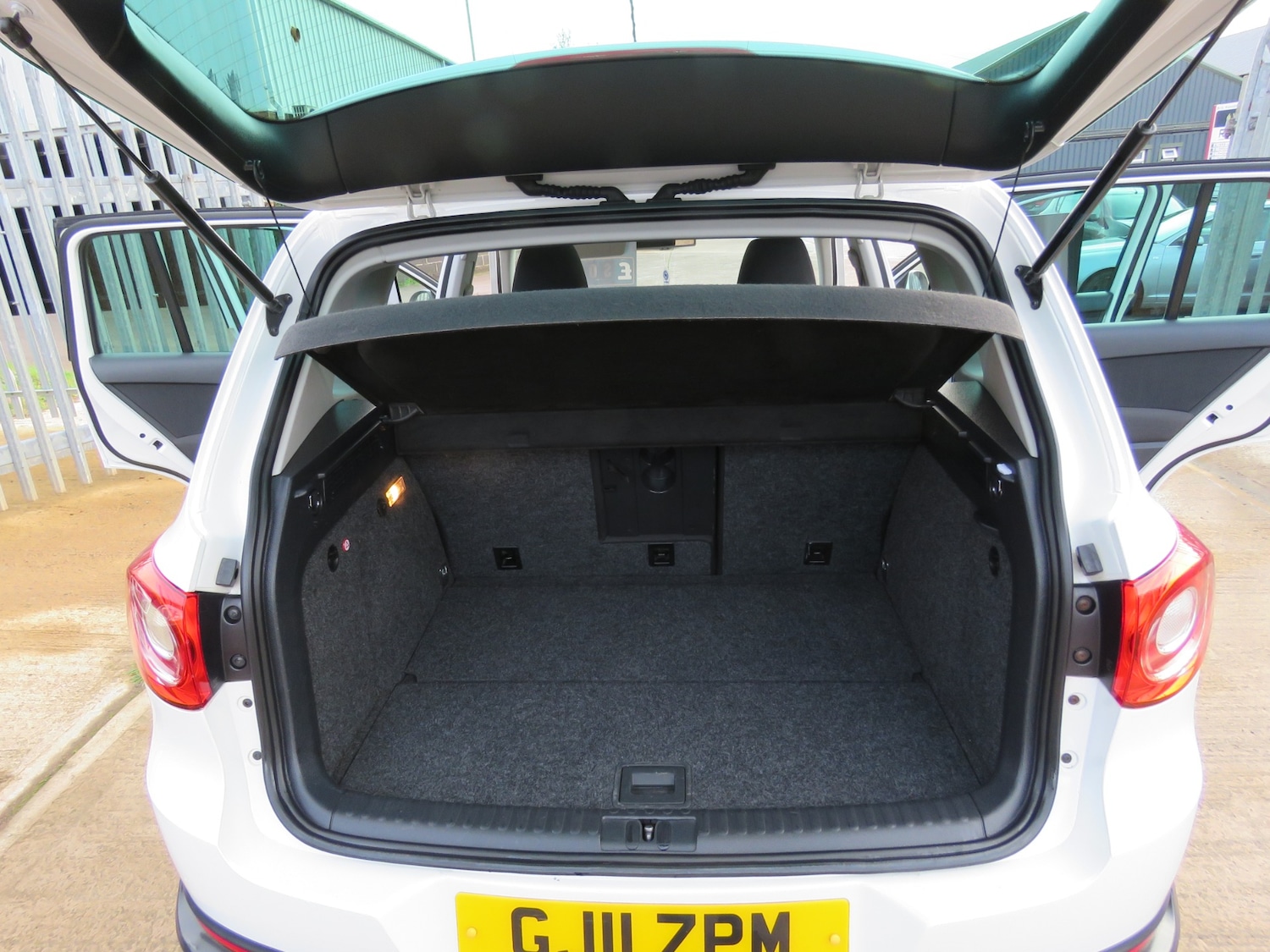 Used Volkswagen Tiguan 2011 for sale - 77012337: Photo 25