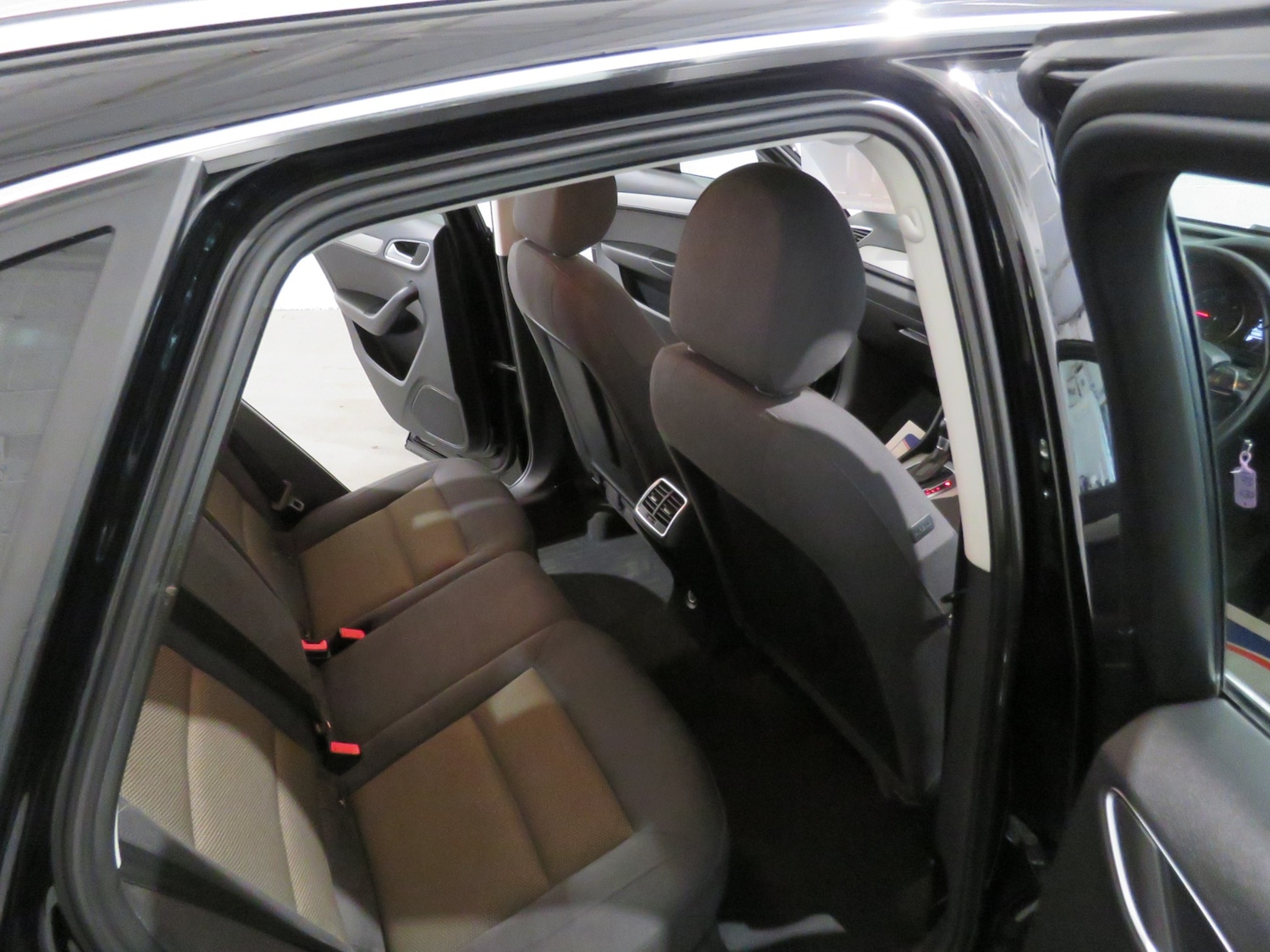 Used Audi Q3 2014 for sale - 76353410: Photo 22