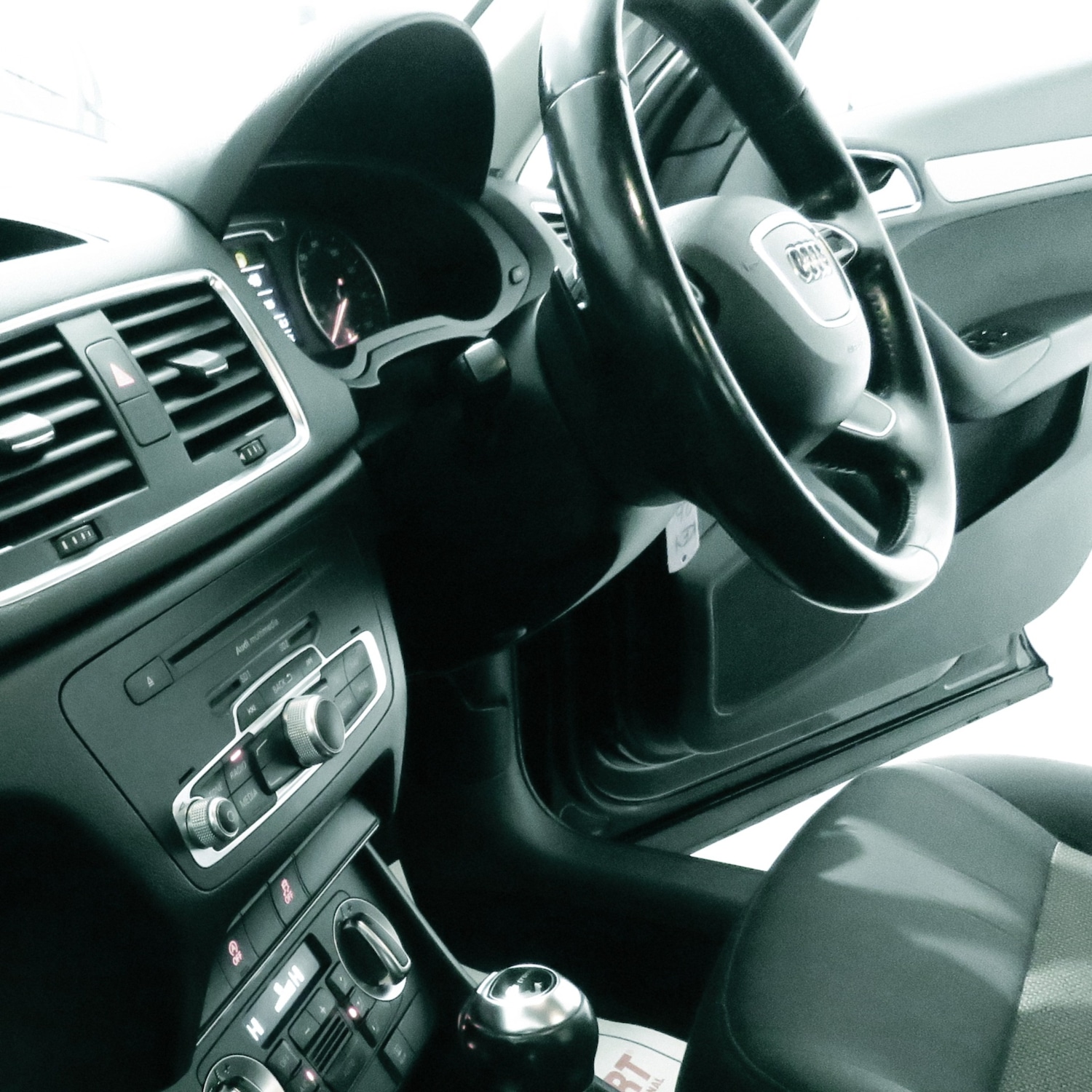 Used Audi Q3 2014 for sale - 76353410: Photo 25