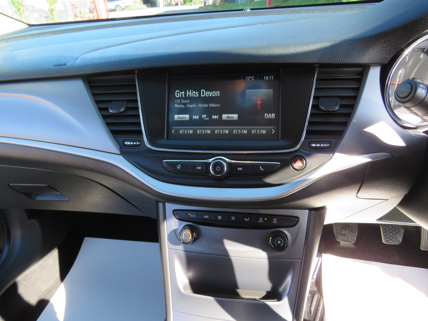 Used Vauxhall Astra 2017 for sale - 77932899: Photo 16