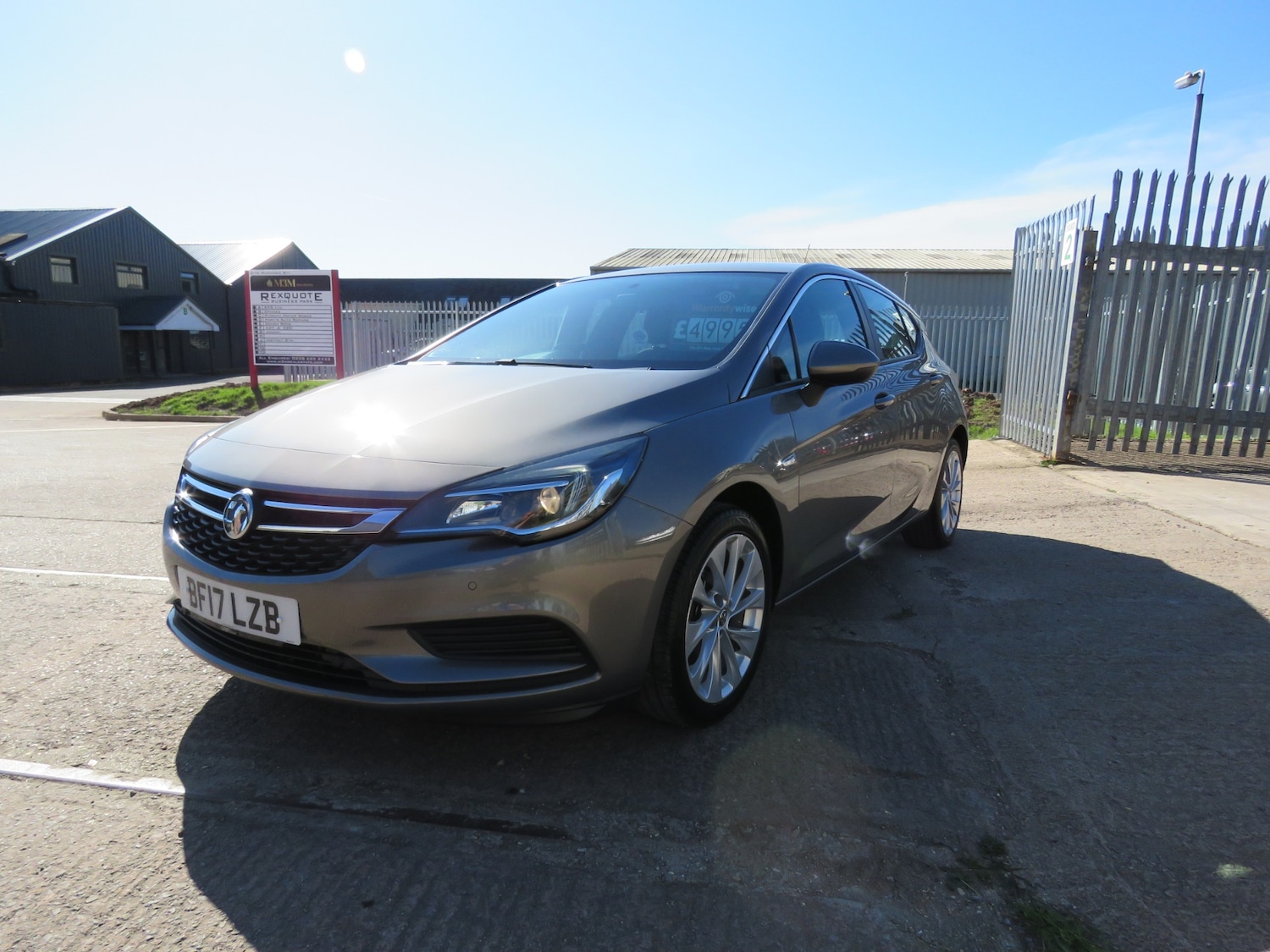 Used Vauxhall Astra 2017 for sale - 77932899: Photo 2