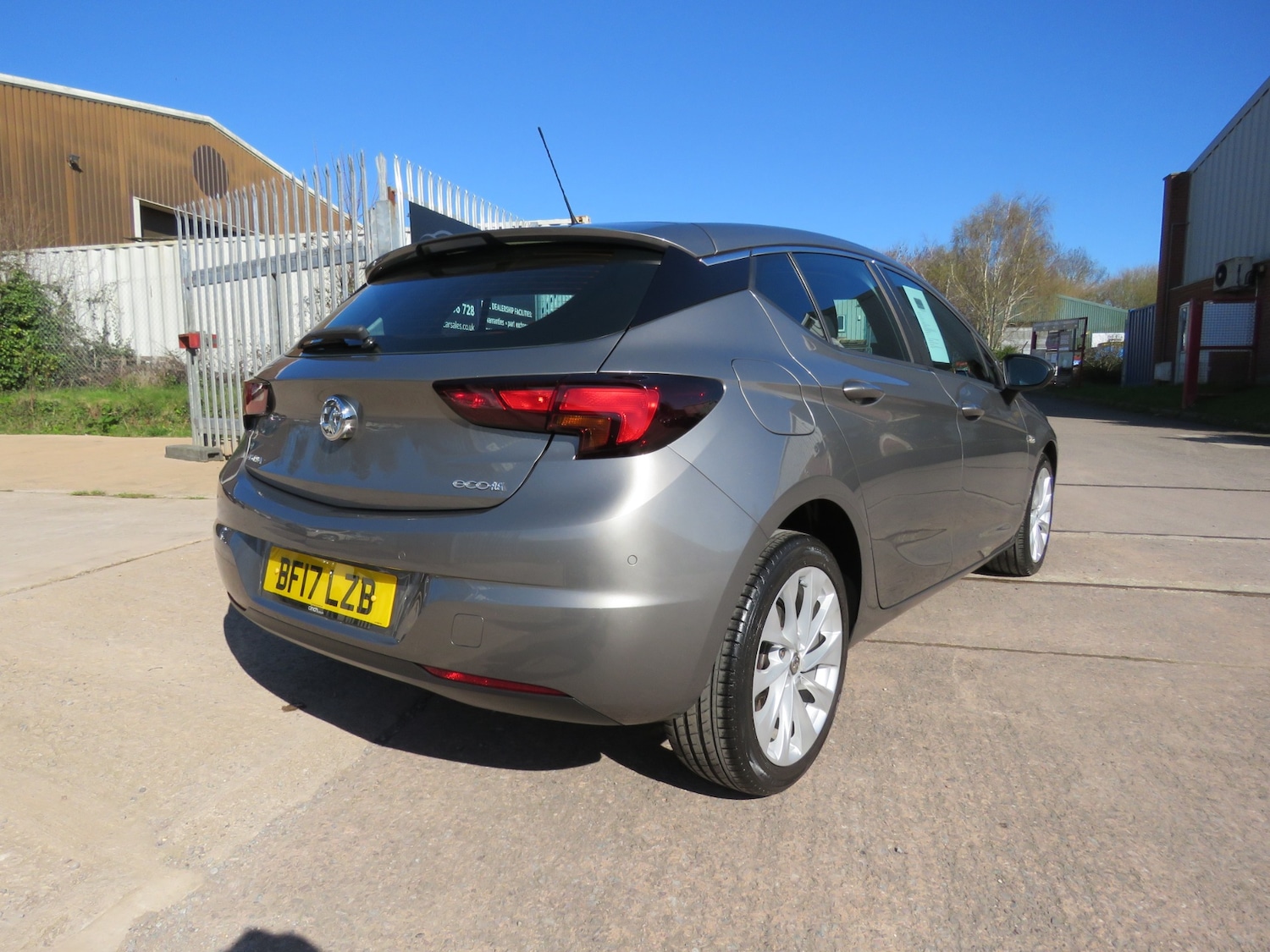 Used Vauxhall Astra 2017 for sale - 77932899: Photo 3