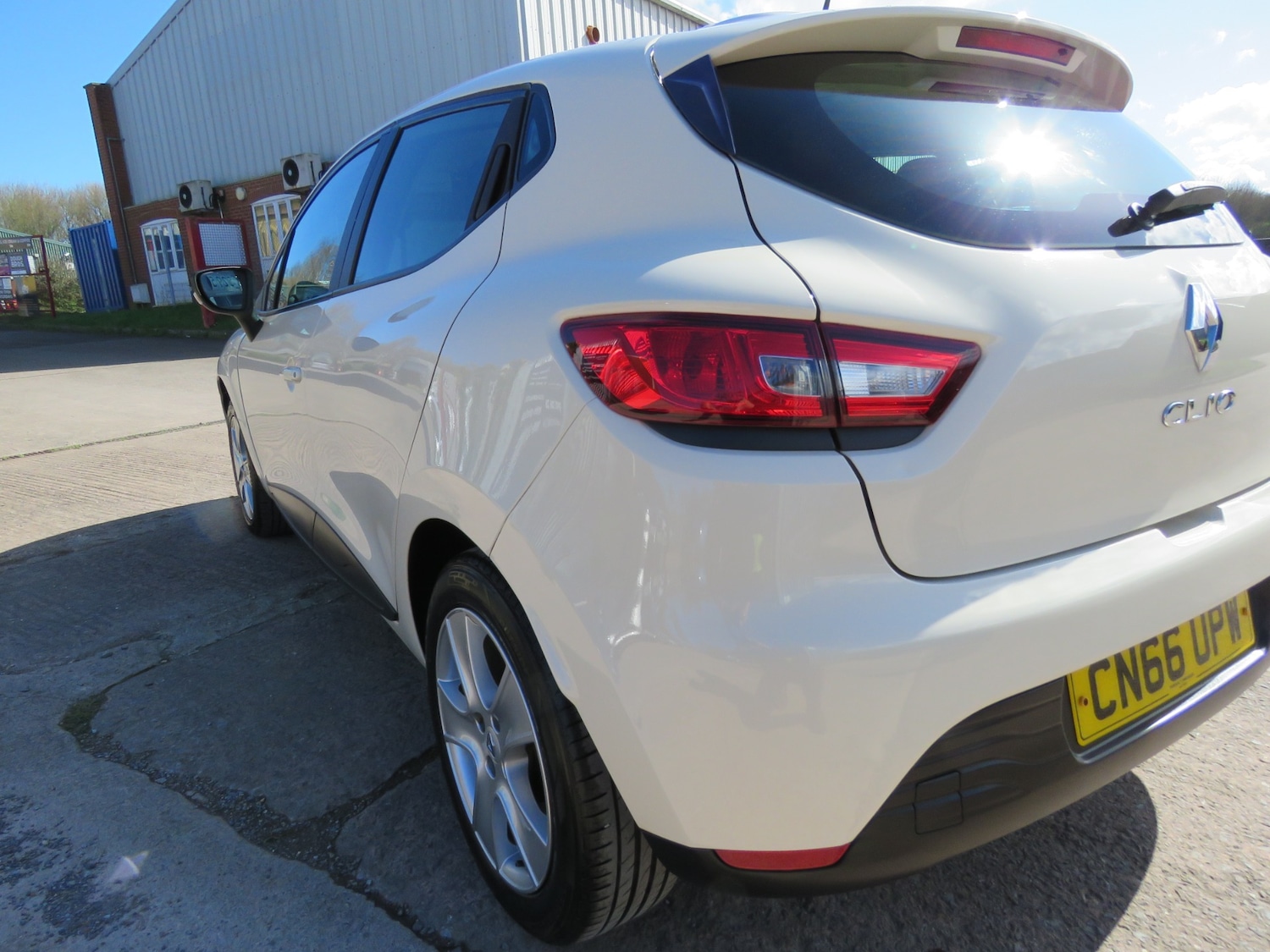 Used Renault Clio 2016 for sale - 77889309: Photo 12