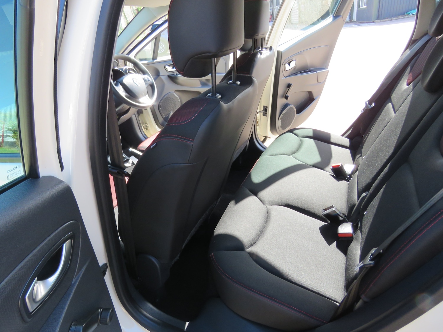 Used Renault Clio 2016 for sale - 77889309: Photo 16