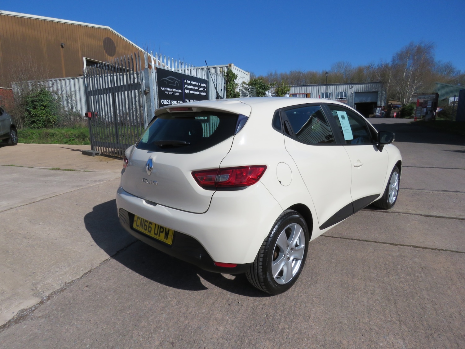 Used Renault Clio 2016 for sale - 77889309: Photo 3
