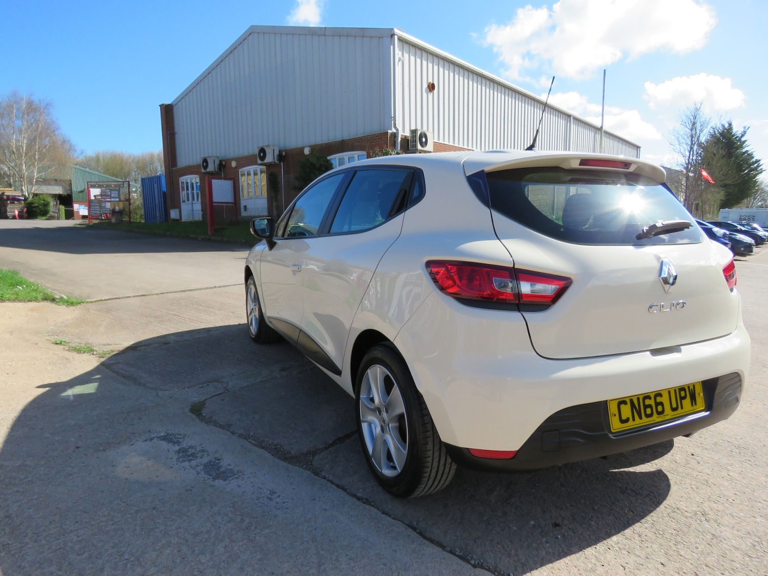 Used Renault Clio 2016 for sale - 77889309: Photo 4