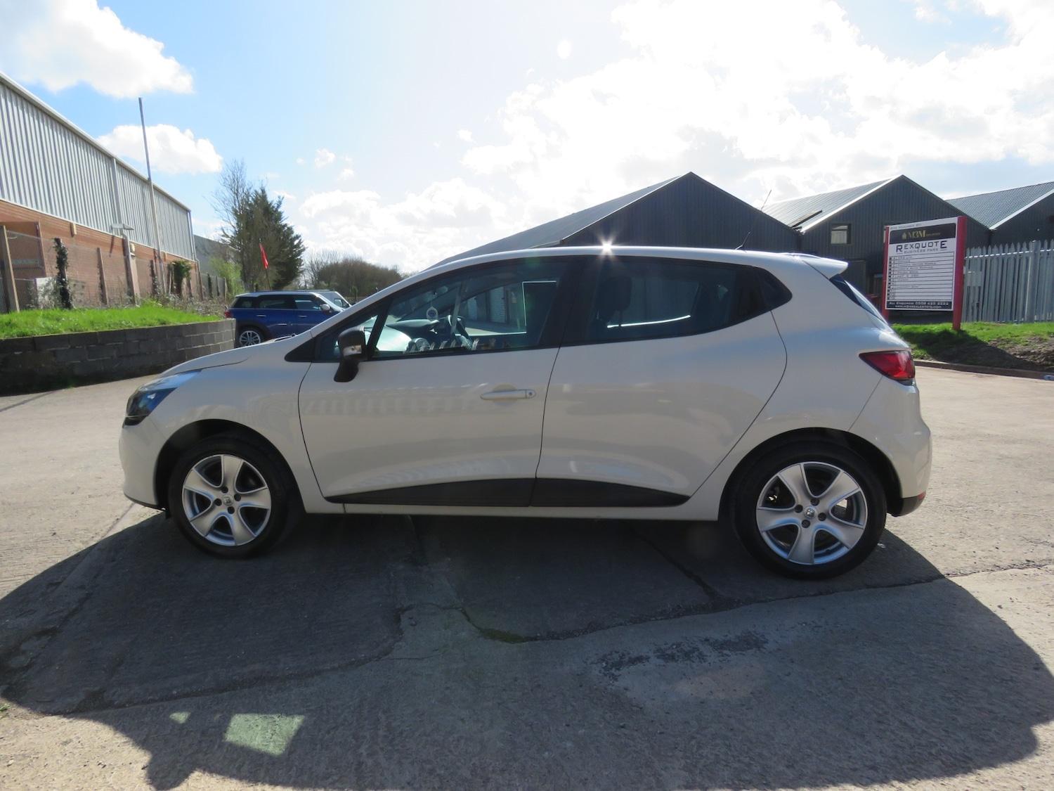 Used Renault Clio 2016 for sale - 77889309: Photo 8