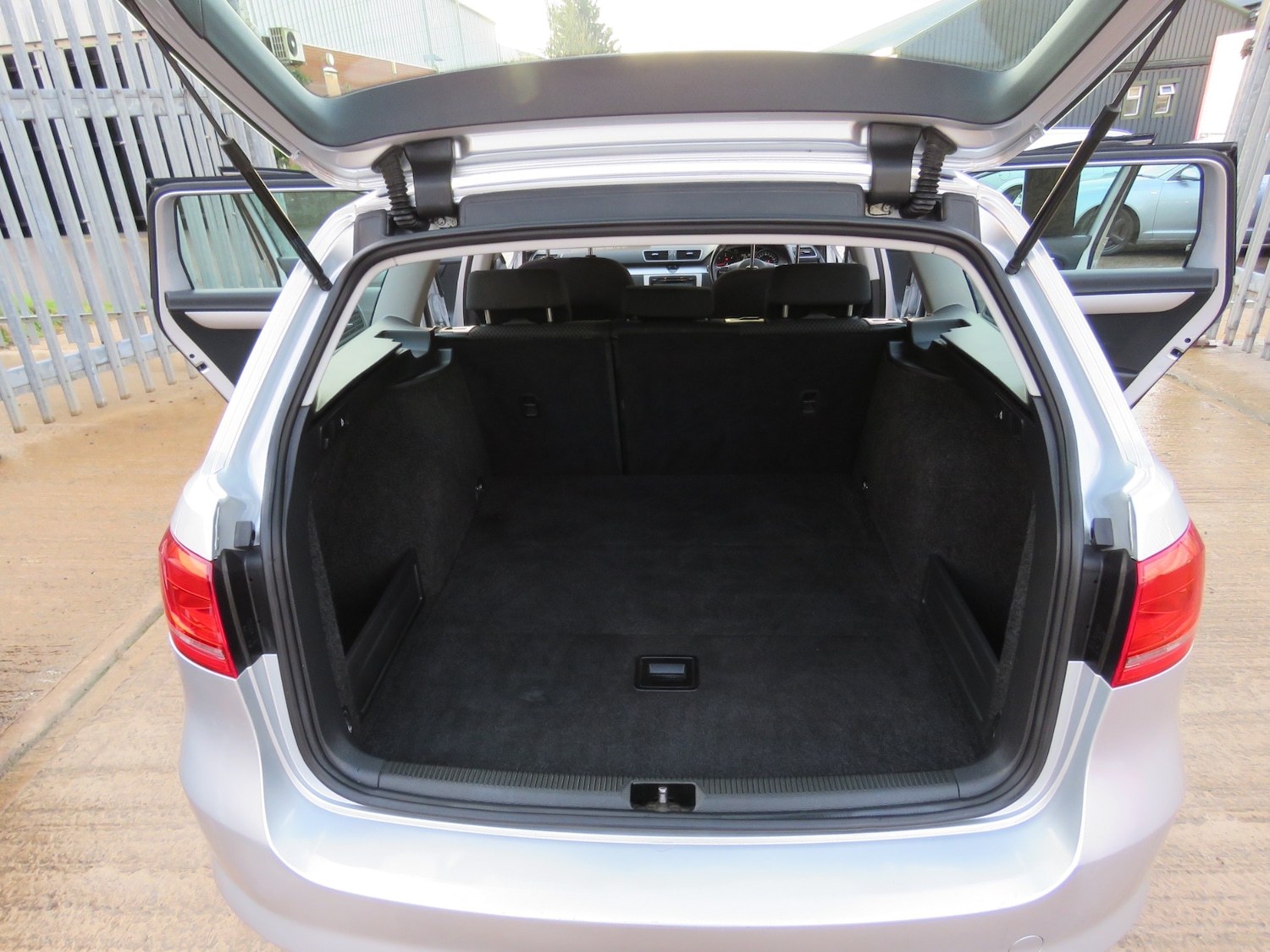 Used Volkswagen Passat 2012 for sale - 76918193: Photo 23