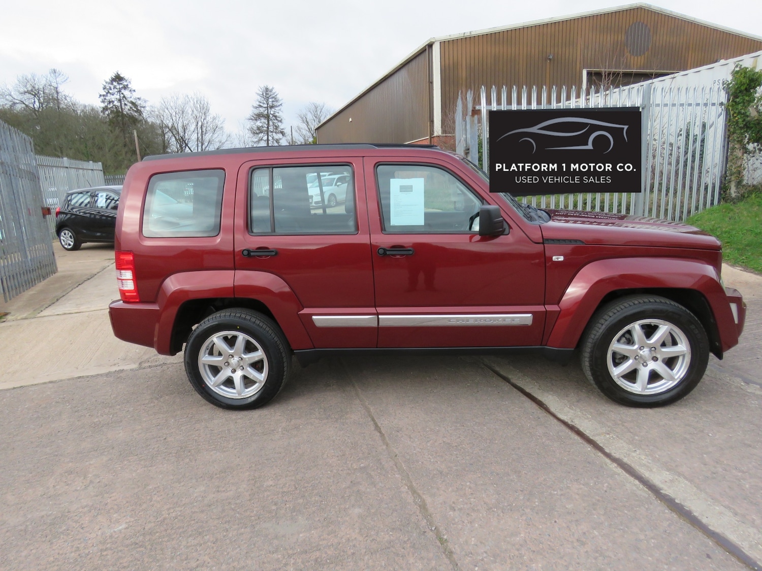 Used Jeep Cherokee 2010 for sale - 77778611: Photo 2
