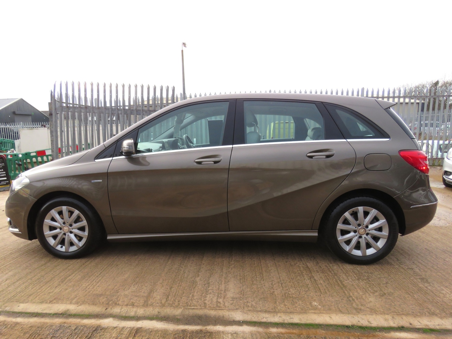 Used Mercedes-Benz B Class 2012 for sale - 77025307: Photo 5