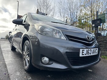 Used Toyota Yaris 2013 for sale - 76382800: Photo