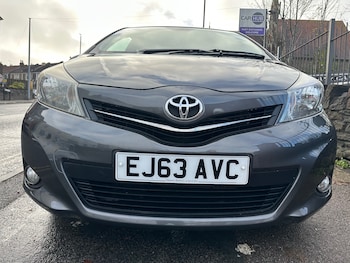 Used Toyota Yaris 2013 for sale - 76382800: Photo