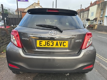 Used Toyota Yaris 2013 for sale - 76382800: Photo