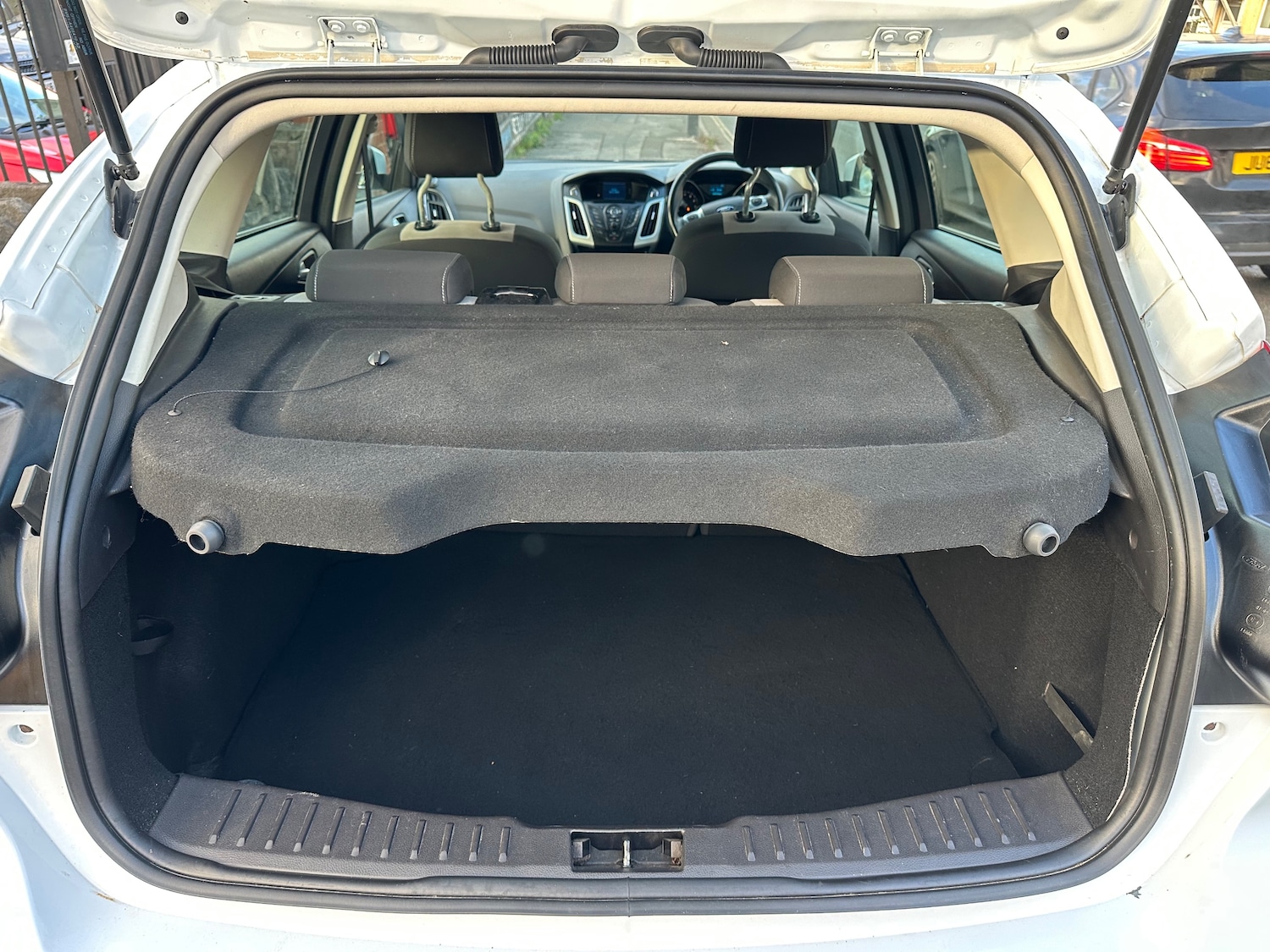 Used Ford Focus 2011 for sale - 76637992: Photo 4