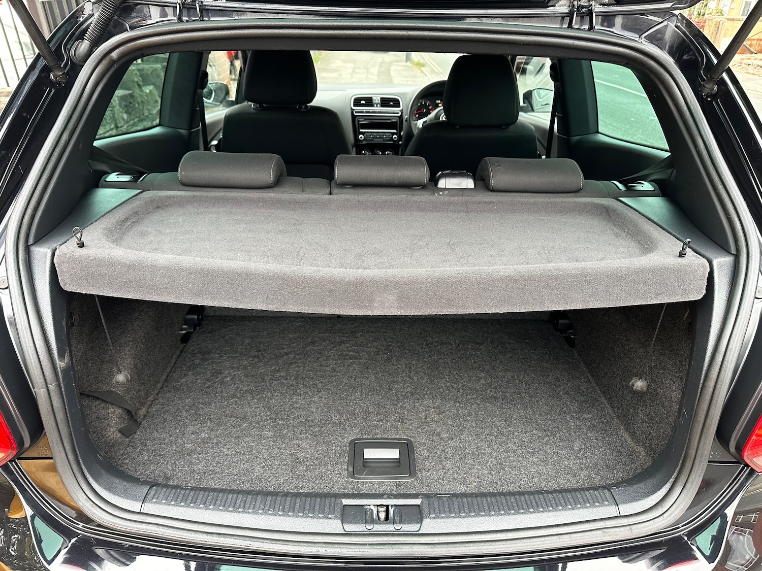 Used Volkswagen Polo 2012 for sale - 76211708: Photo 6