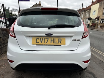 Used Ford Fiesta 2017 for sale - 76232325: Photo 4