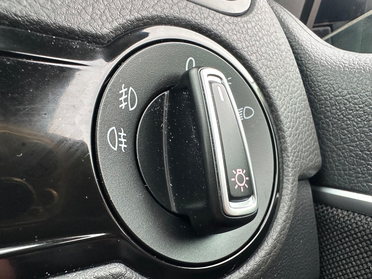 Used Volkswagen Polo 2016 for sale - 76985668: Photo 28