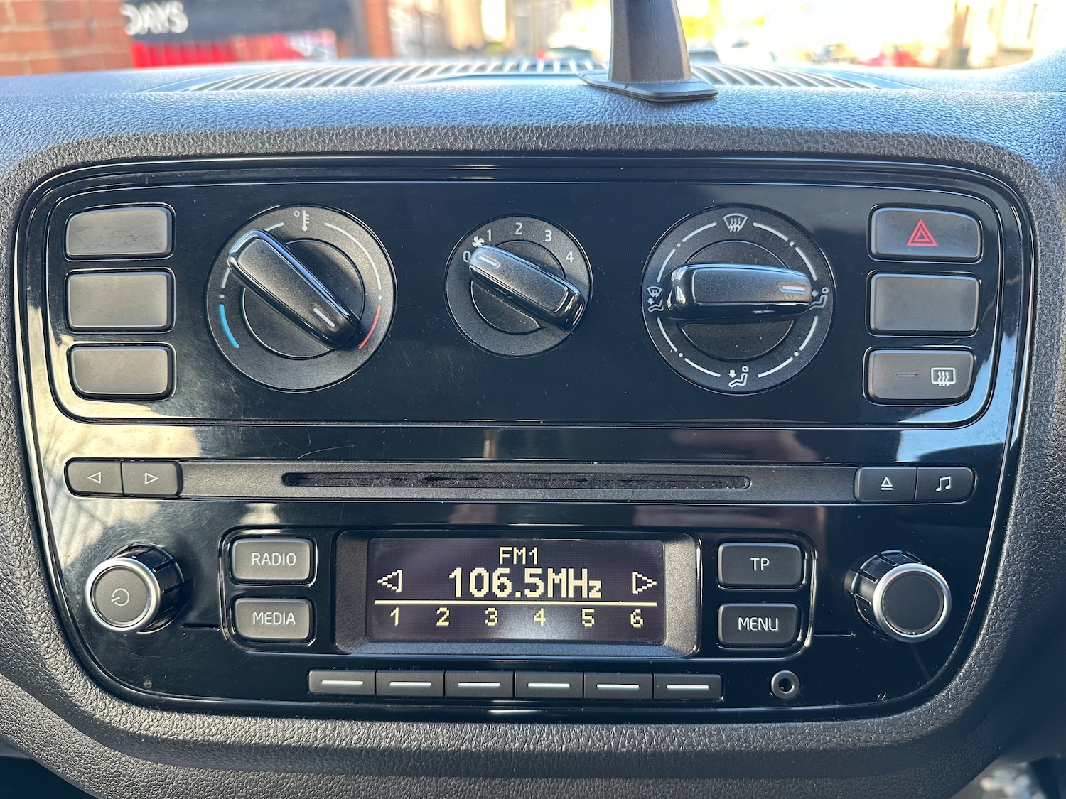 Used Volkswagen up! 2013 for sale - 76985671: Photo 12