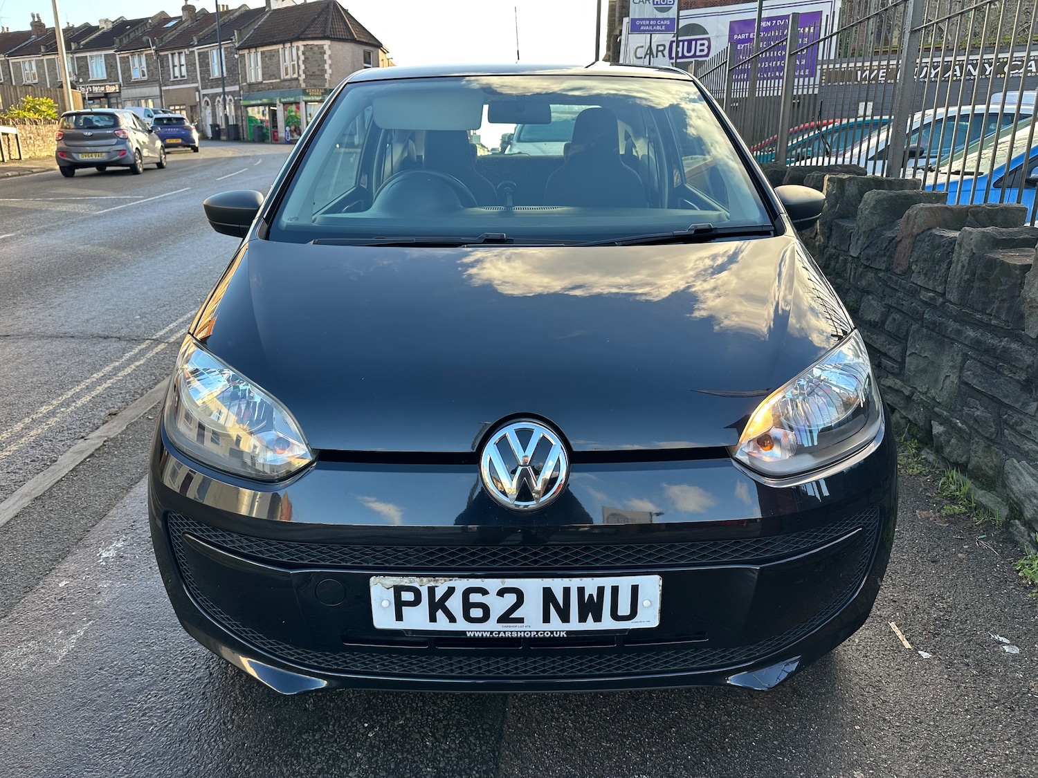 Used Volkswagen up! 2013 for sale - 76985671: Photo 2
