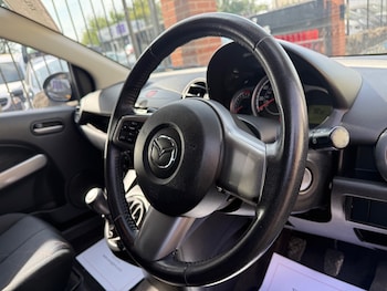 Used Mazda Mazda2 2013 for sale - 79211044: Photo