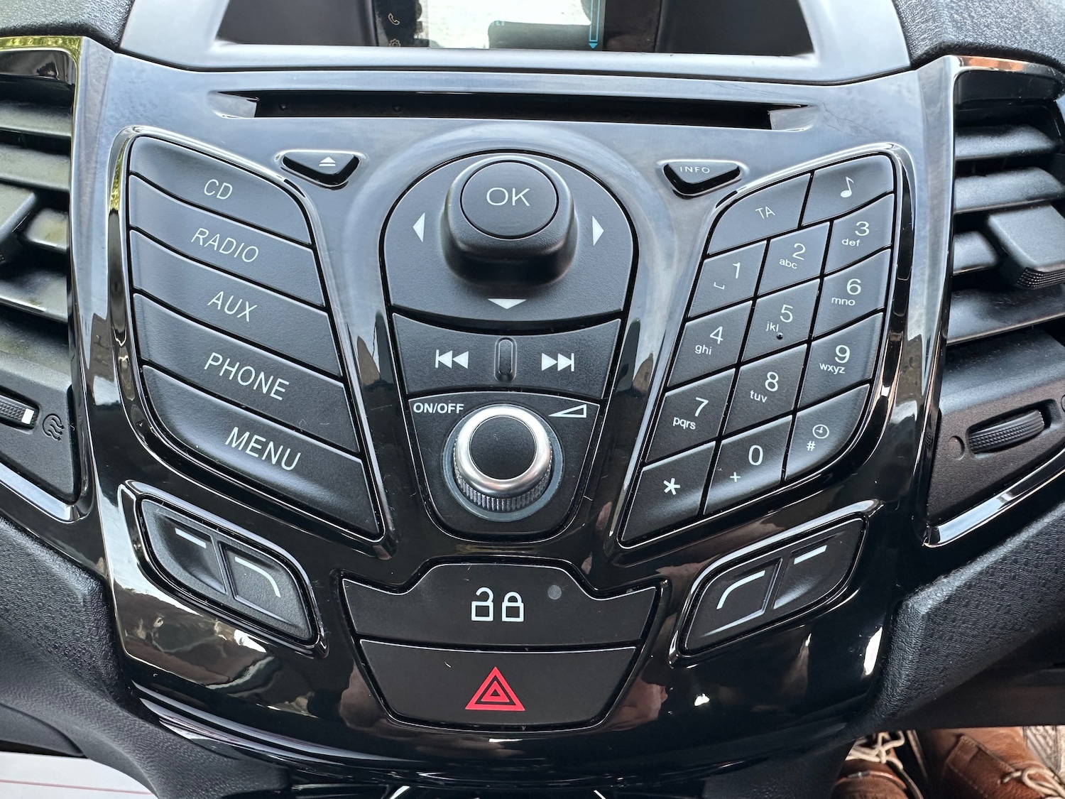 Used Ford Fiesta 2014 for sale - 75982909: Photo 21