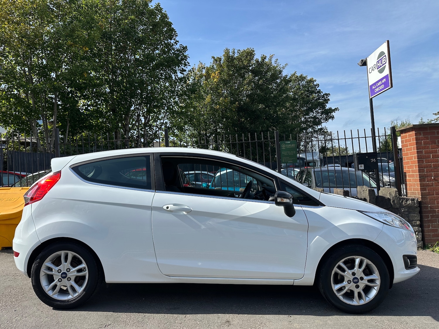 Used Ford Fiesta 2014 for sale - 75982909: Photo 4