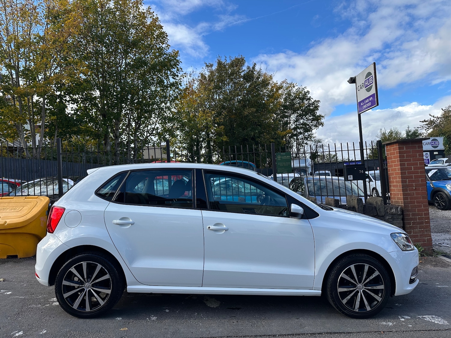 Used Volkswagen Polo 2015 for sale - 76346829: Photo 6