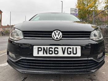 Used Volkswagen Polo 2016 for sale - 76273657: Photo 2