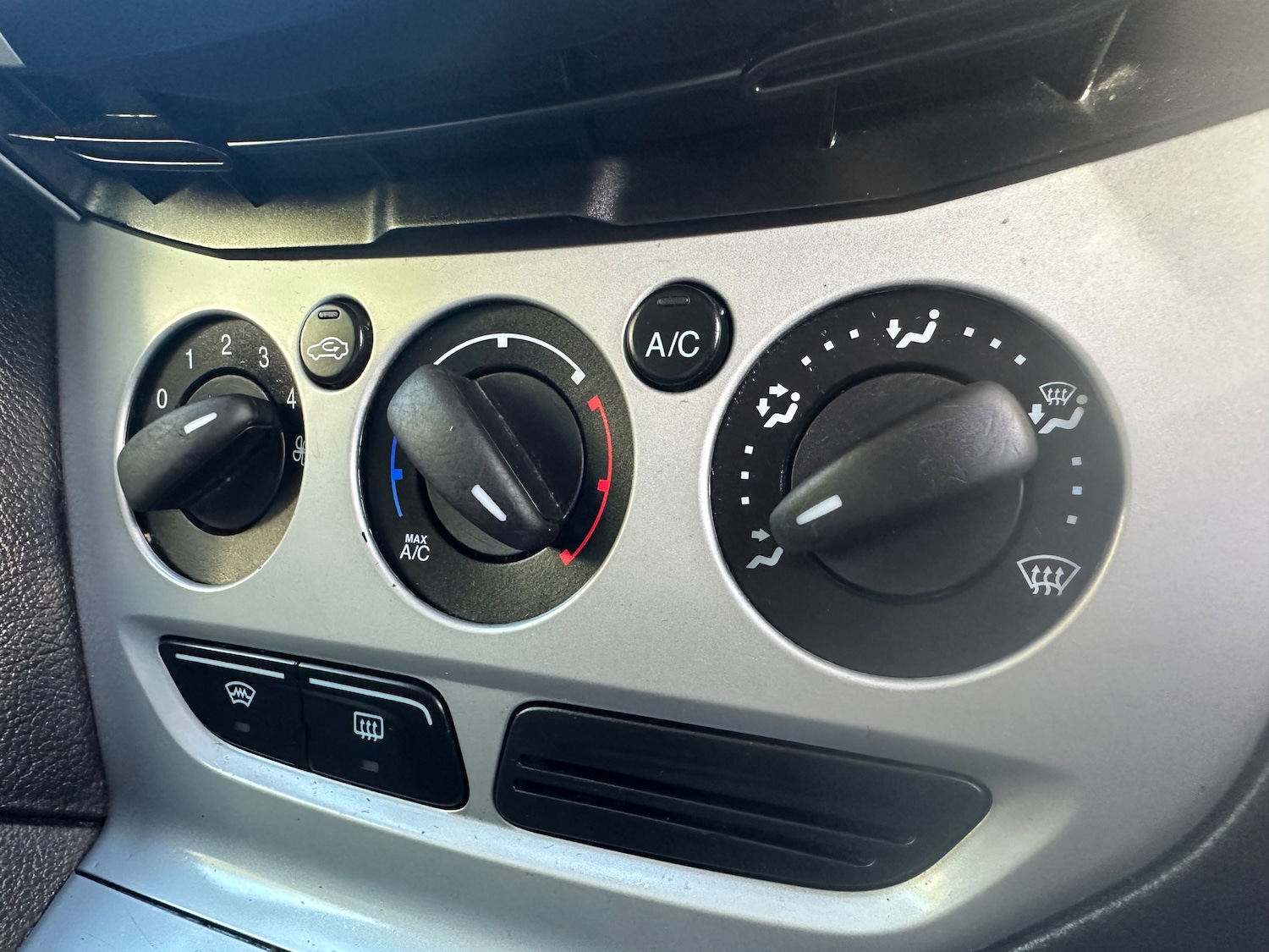 Used Ford Focus 2012 for sale - 76369009: Photo 17