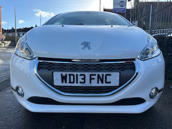 Used Peugeot 208 2013 for sale - 77165828: Photo