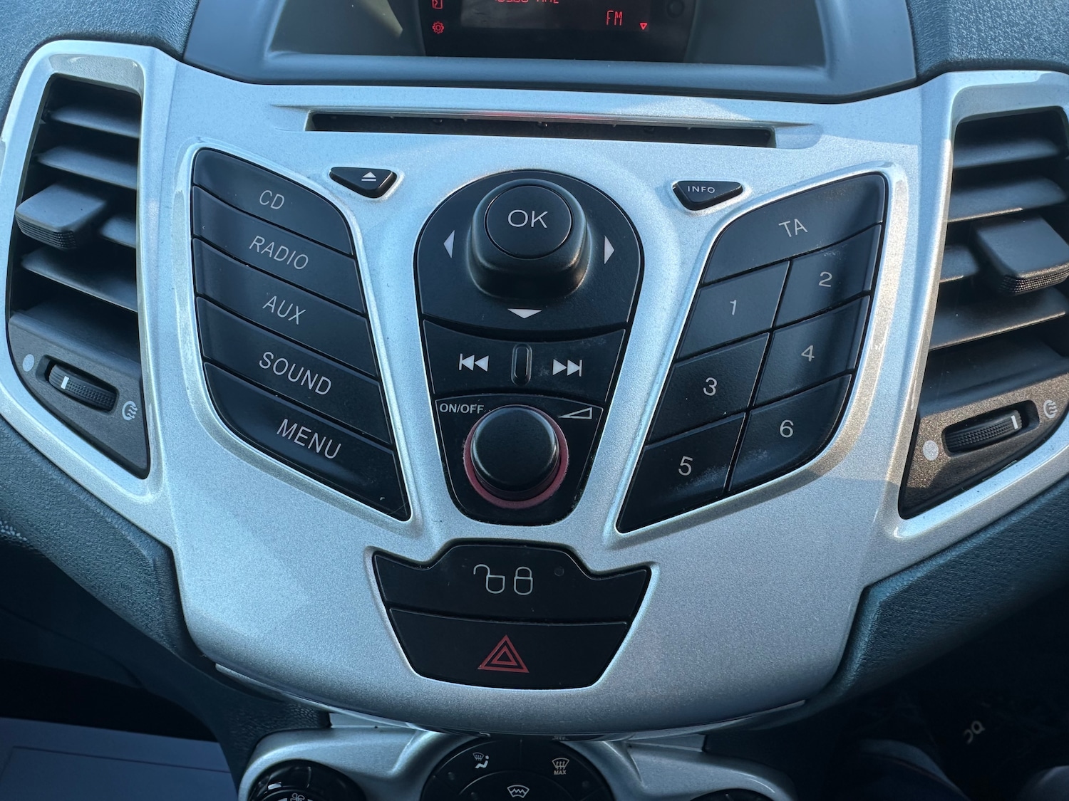 Used Ford Fiesta 2010 for sale - 76595690: Photo 14