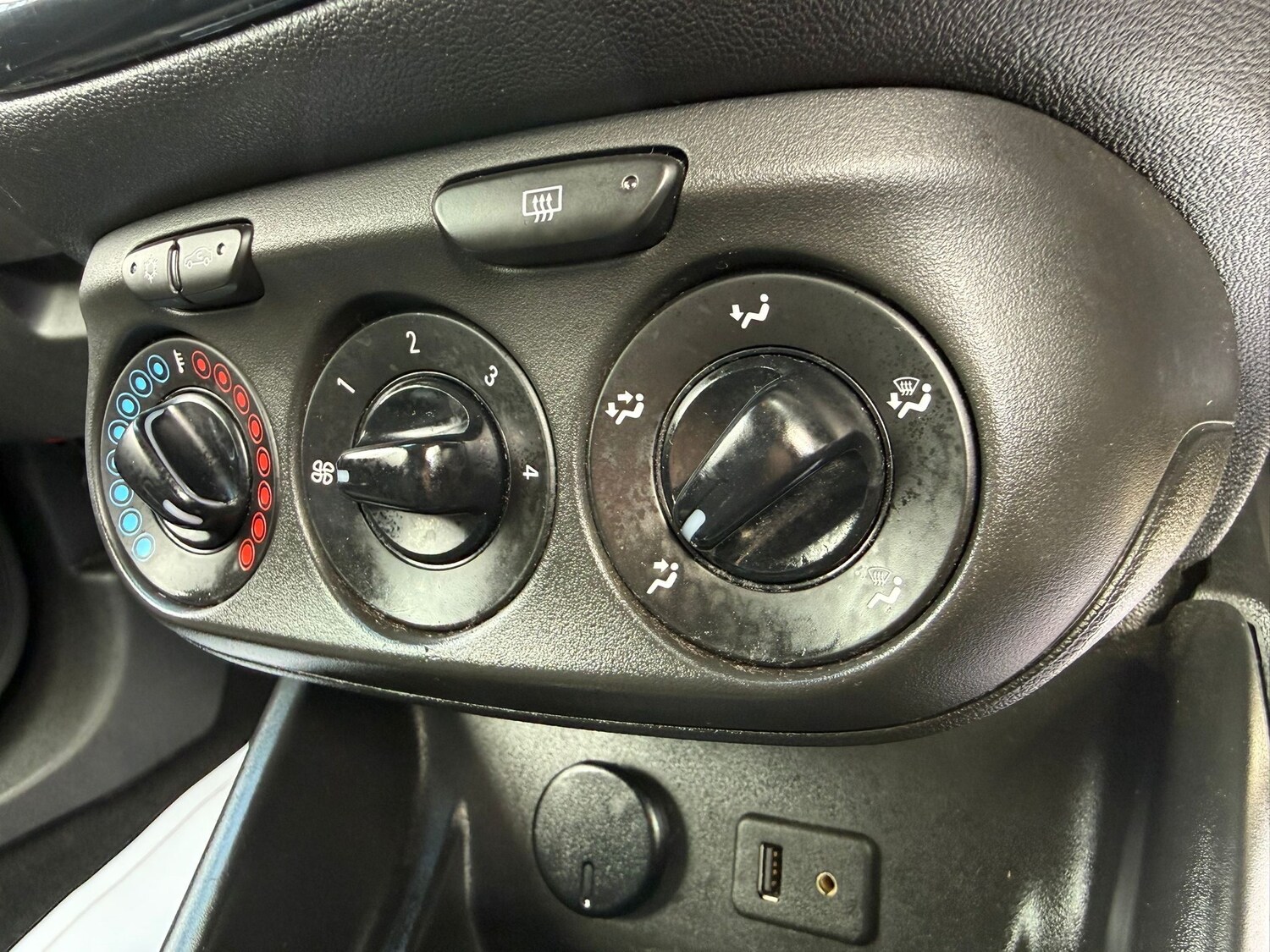 Used Vauxhall Corsa 2015 for sale - 78129208: Photo 15